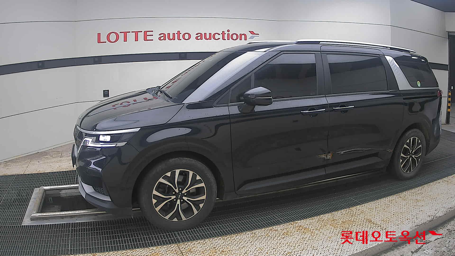 2023 - kia carnival