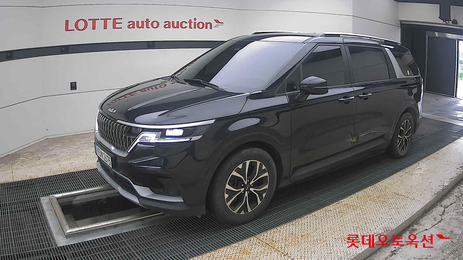 2023 - kia carnival