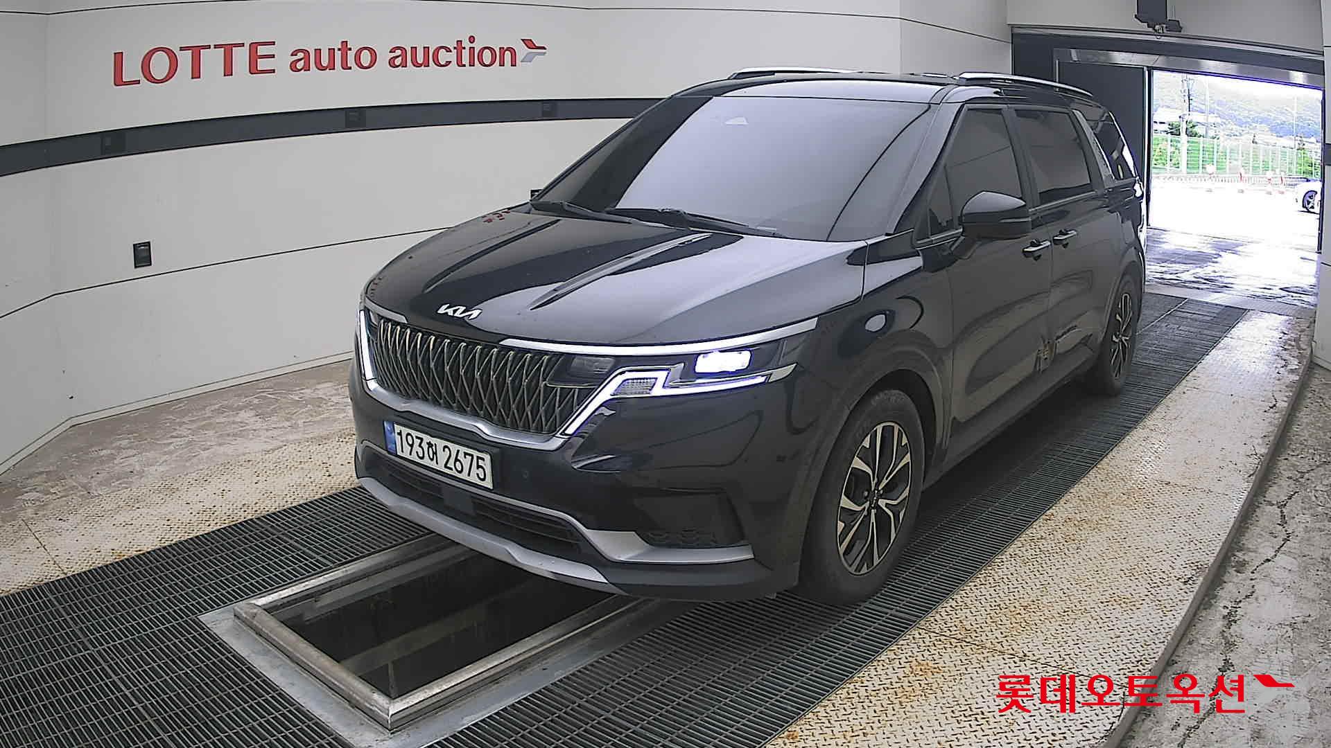 2023 - kia carnival