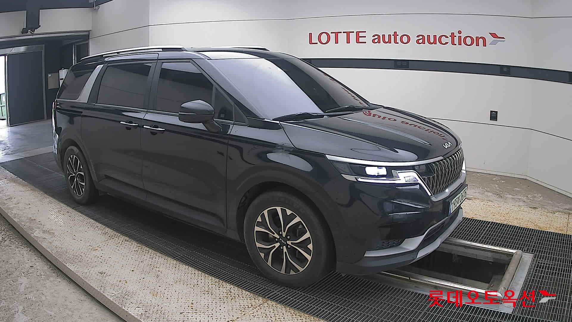 2023 - kia carnival