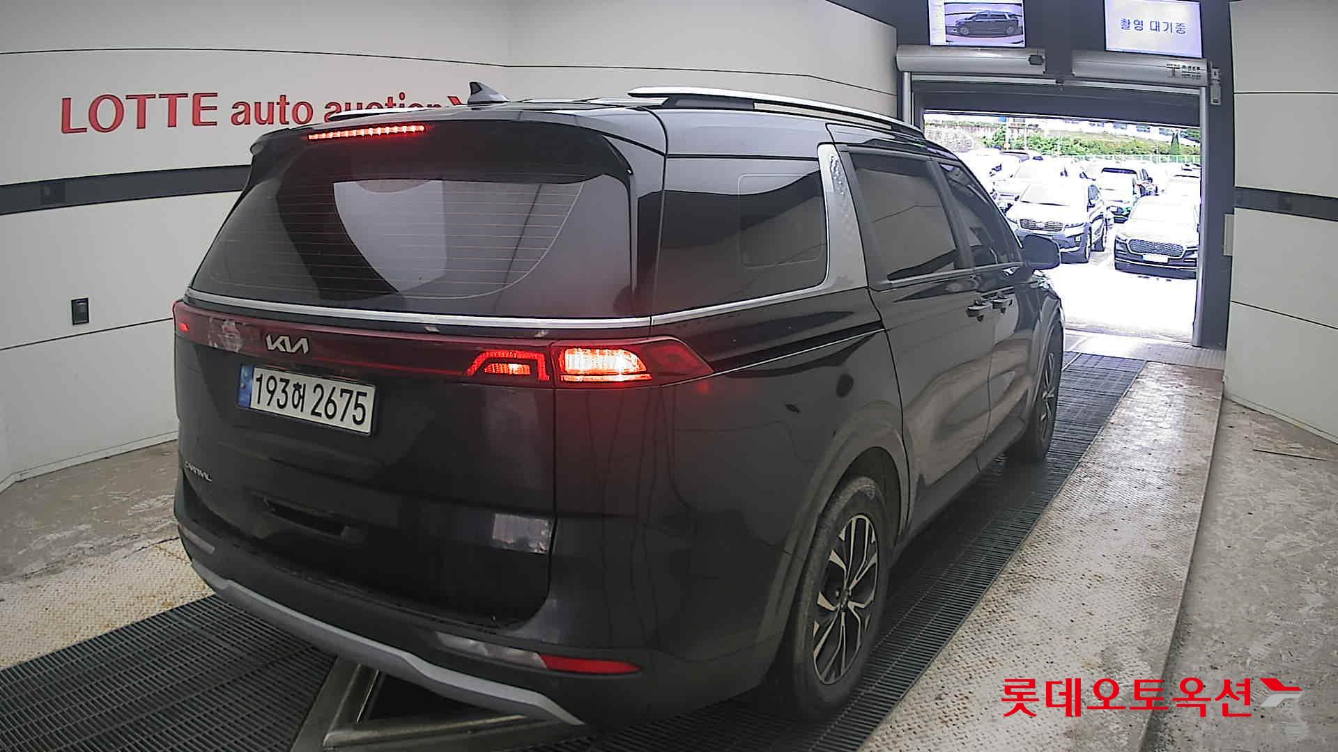 2023 - kia carnival