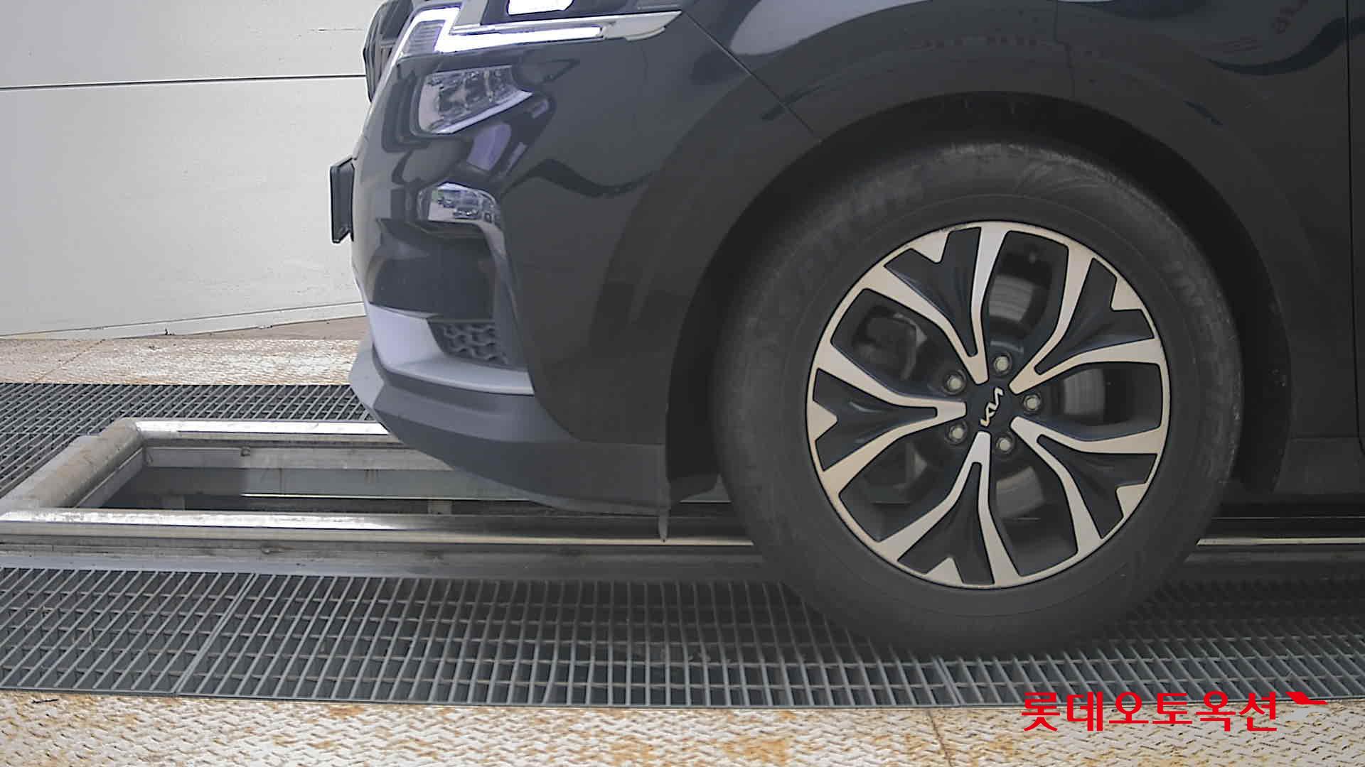 2023 - kia carnival