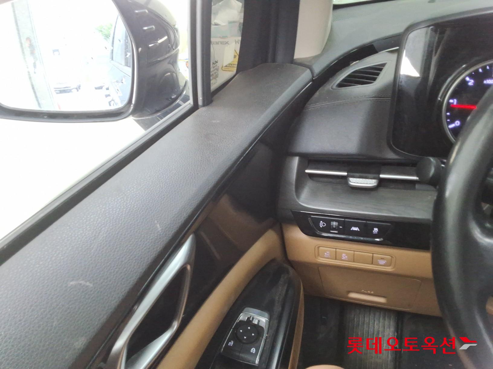 2023 - kia carnival