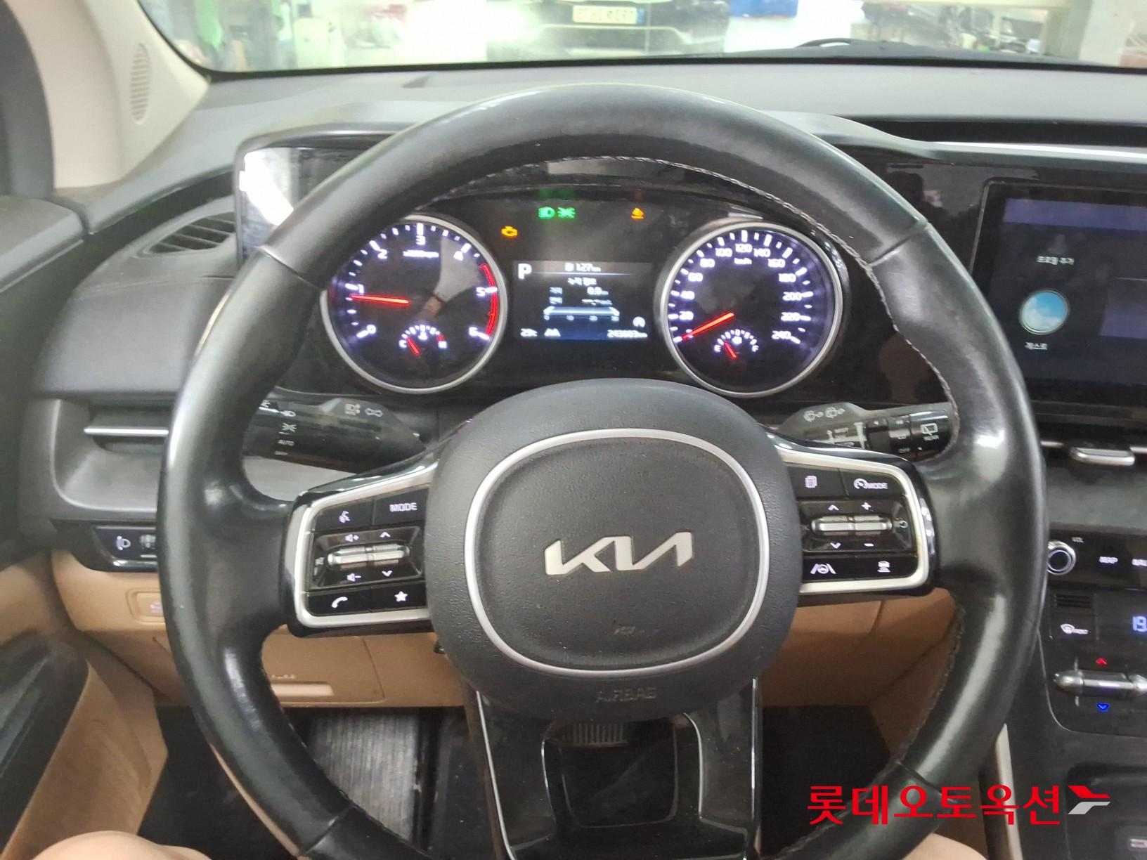 2023 - kia carnival