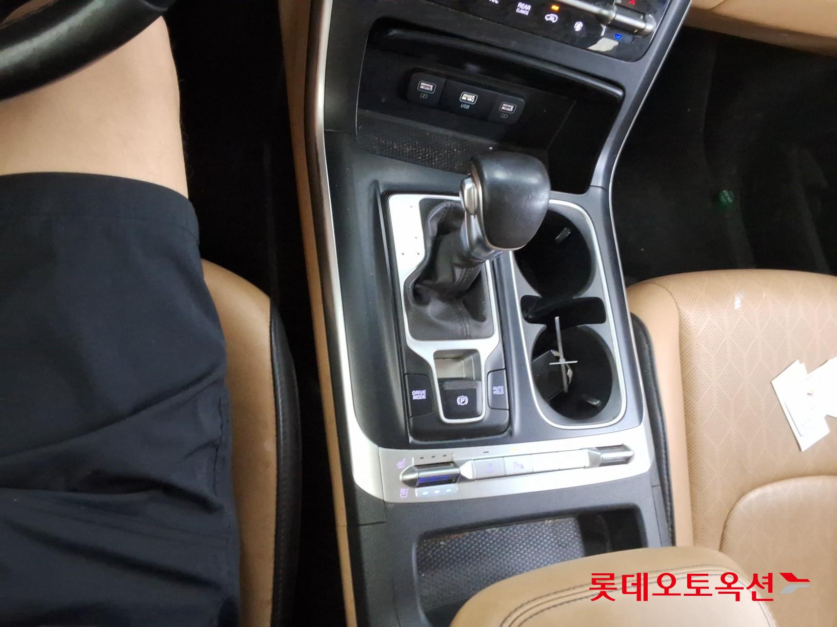 2023 - kia carnival