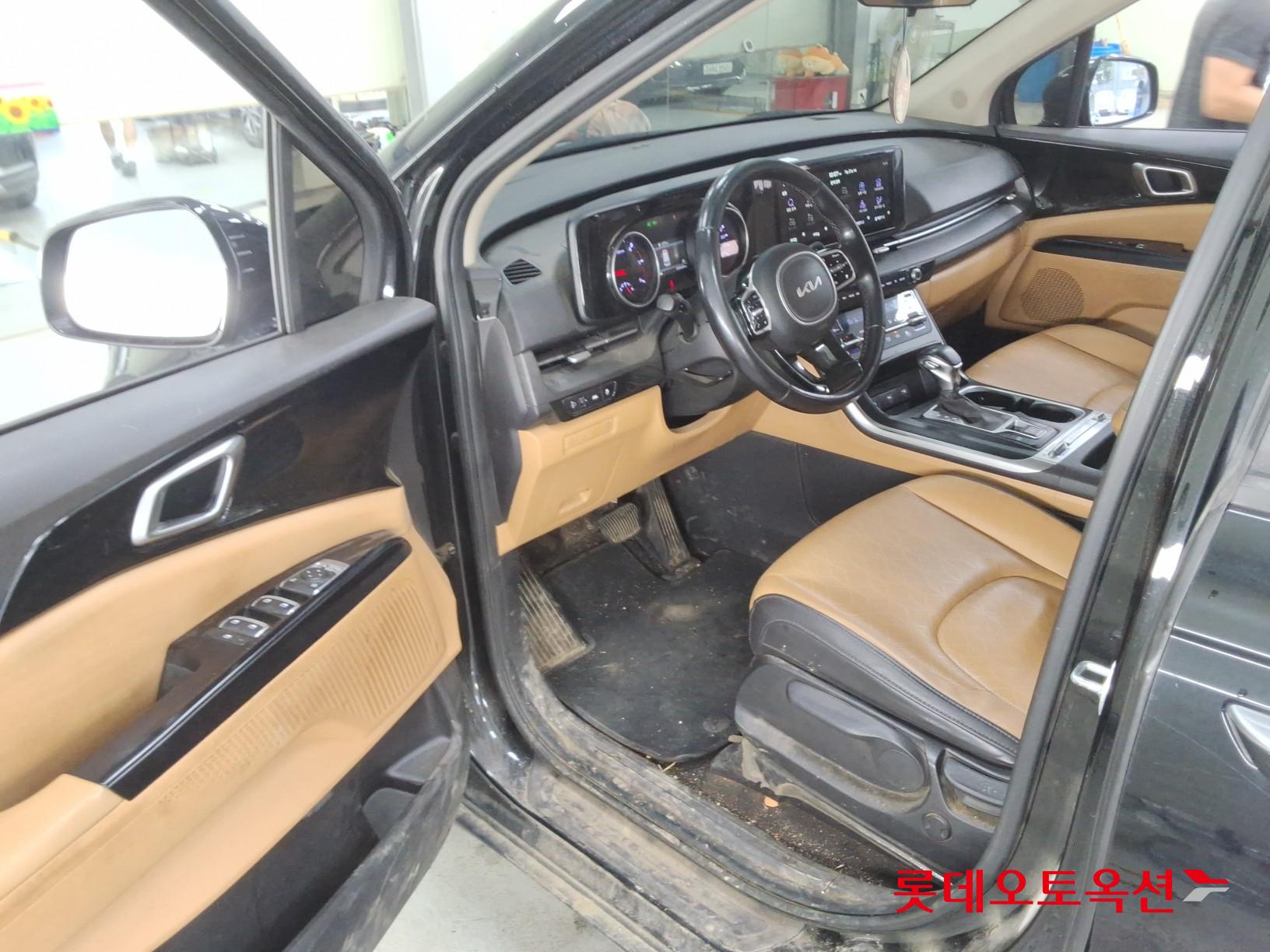 2023 - kia carnival