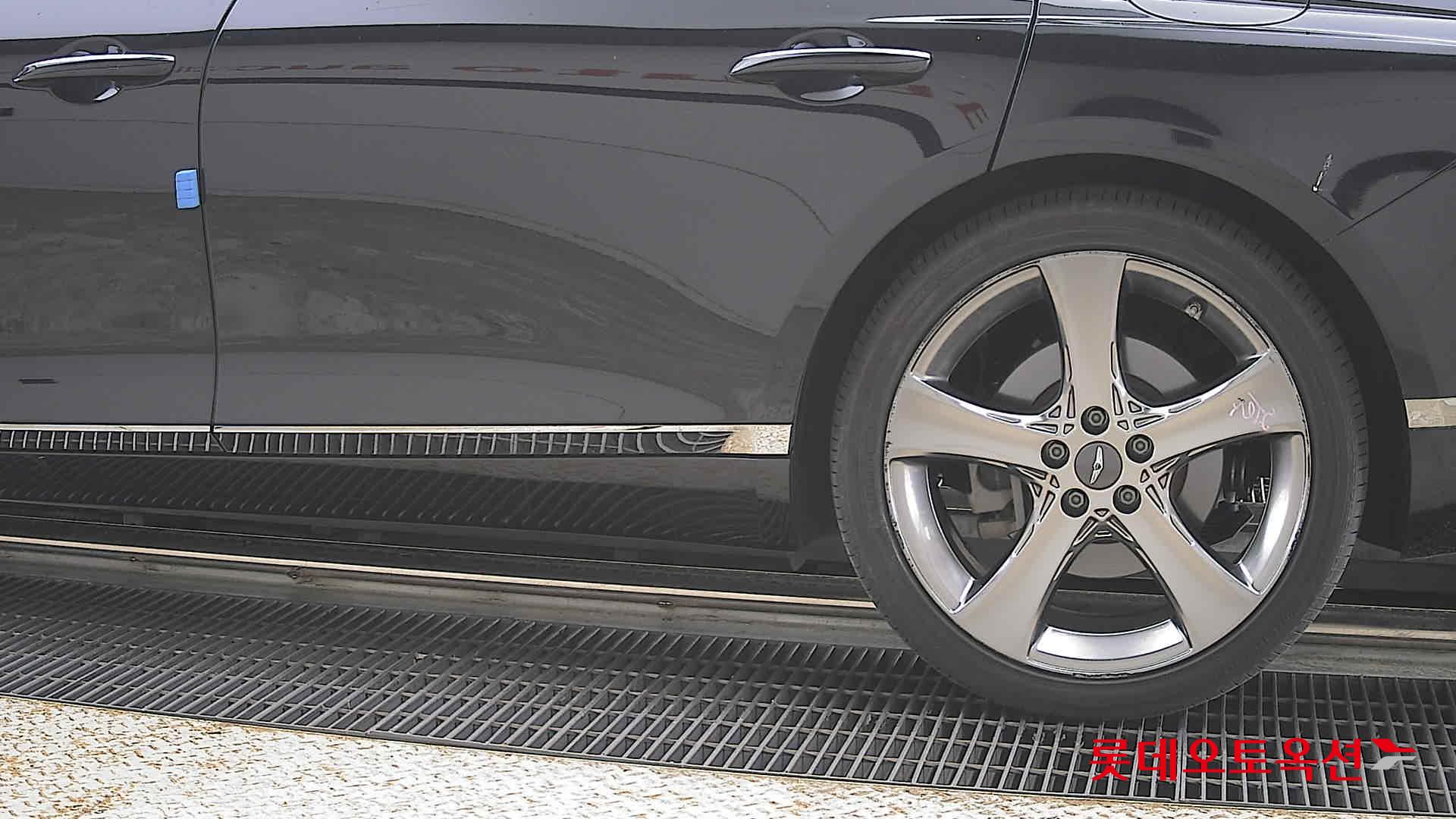 Genesis G80 - 26