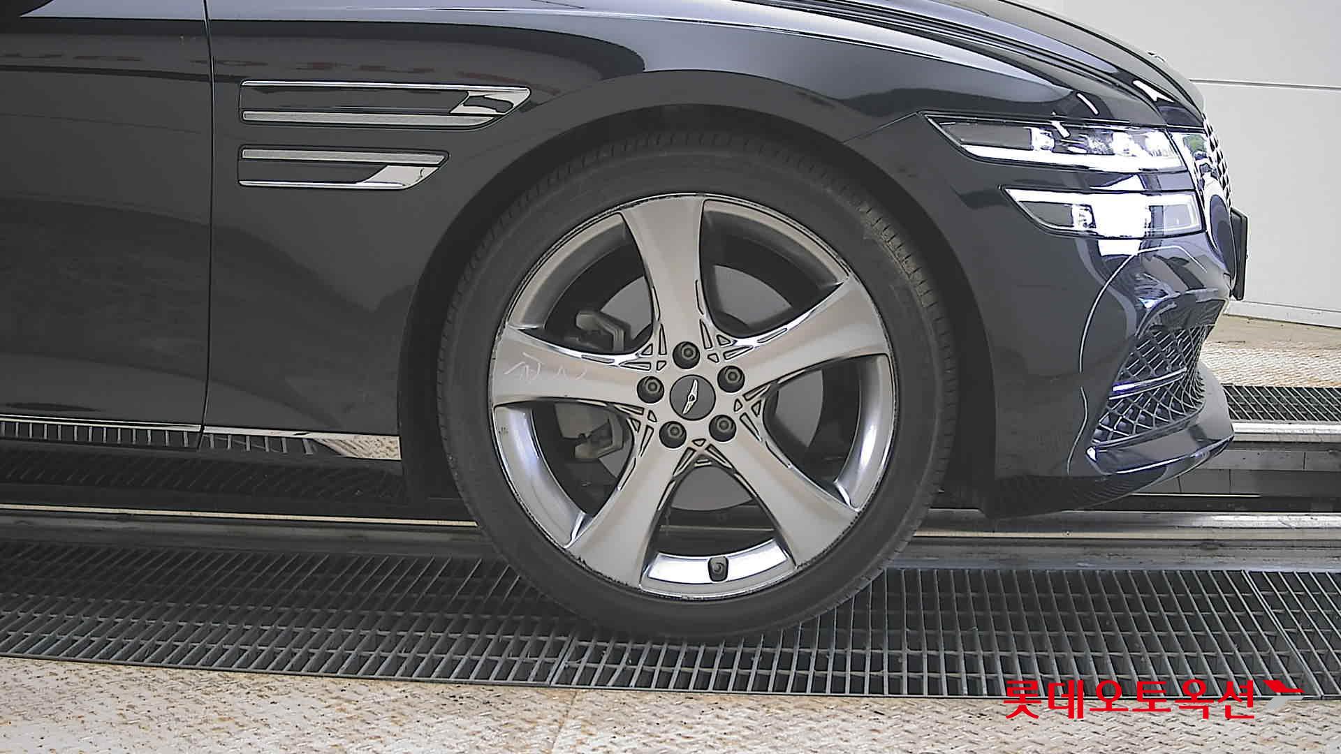 Genesis G80 - 27