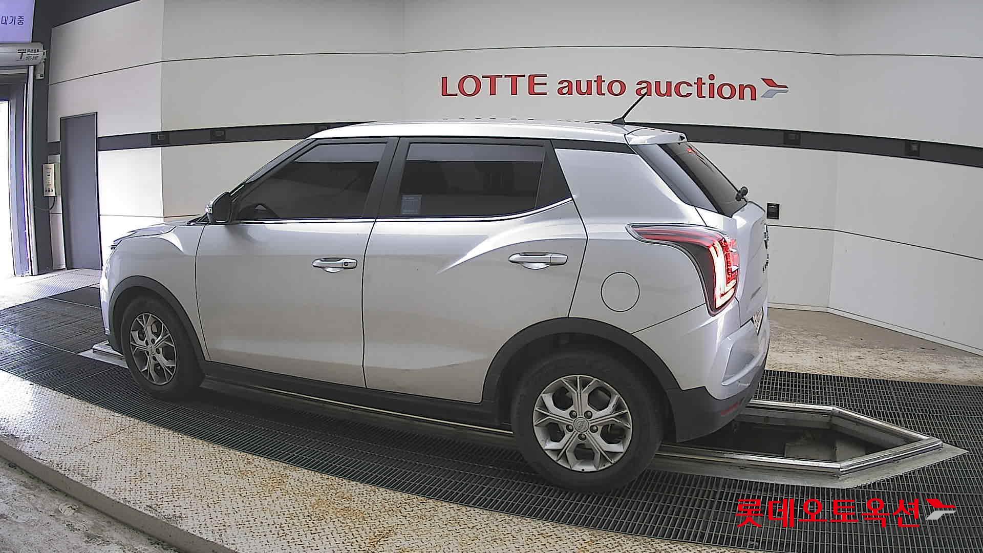 KG Mobility Tivoli - 14