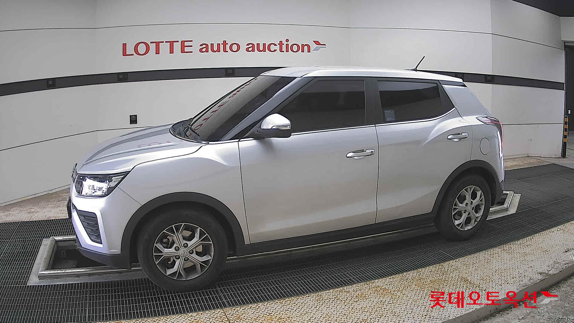 KG Mobility Tivoli - 12