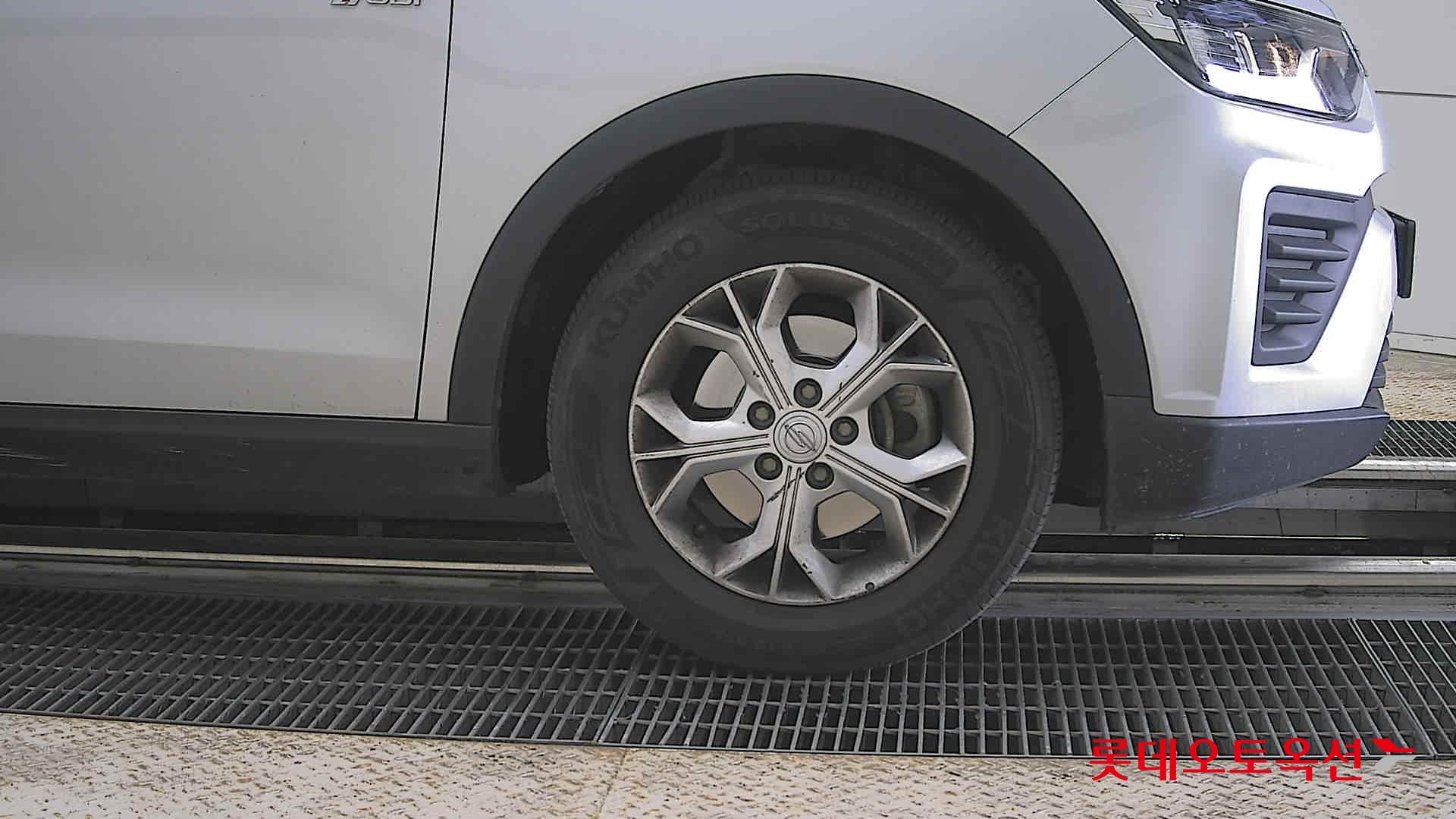 KG Mobility Tivoli - 27