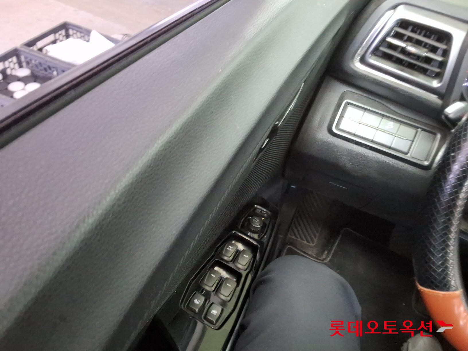 KG Mobility Tivoli - 29