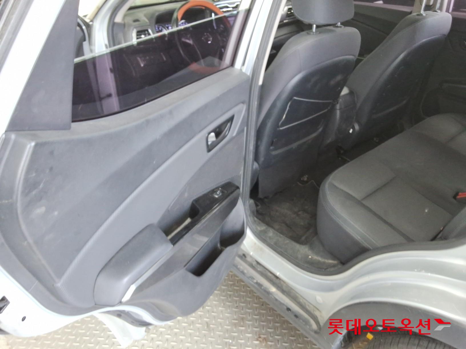 KG Mobility Tivoli - 37