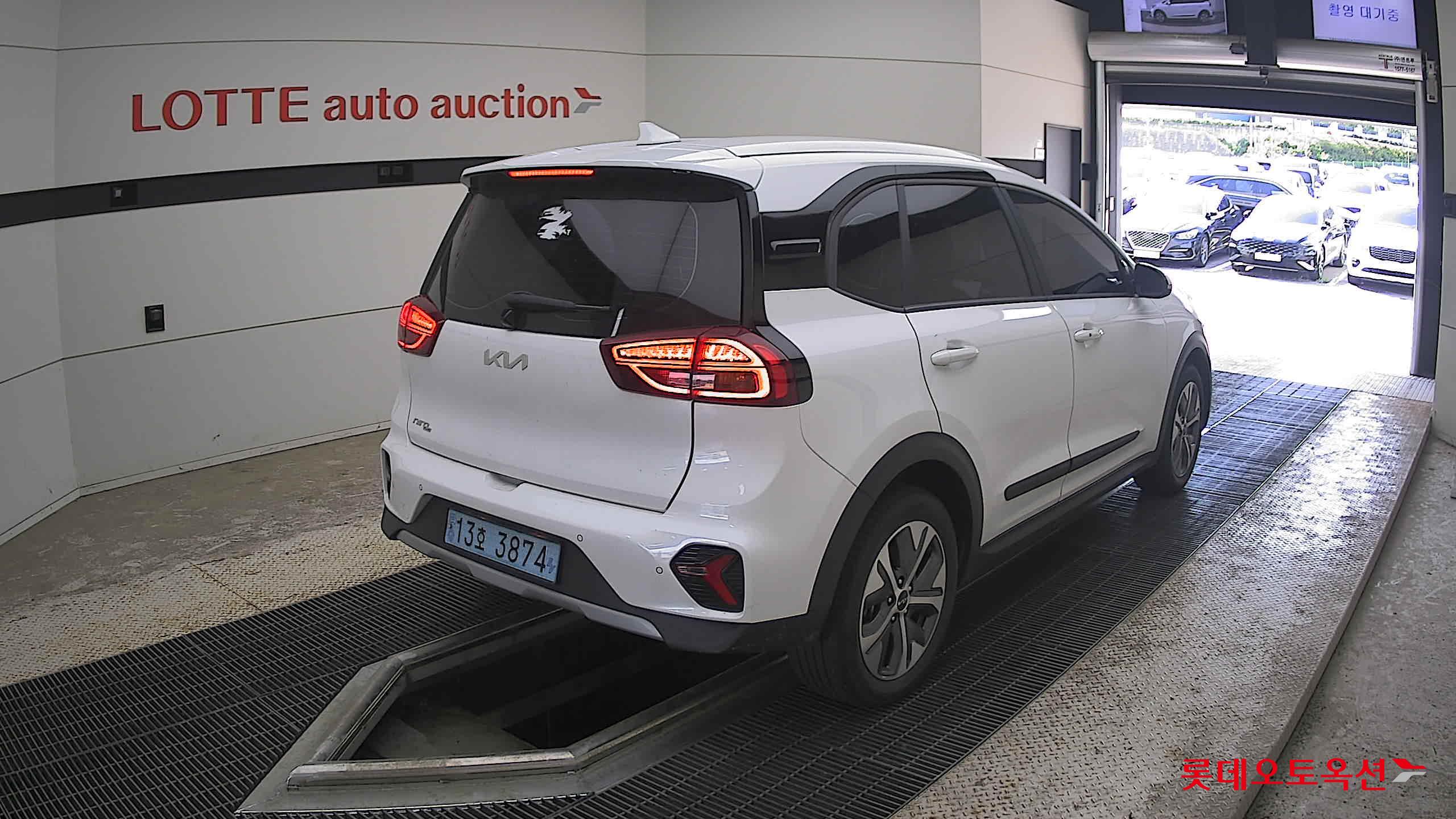 2023 - kia niro