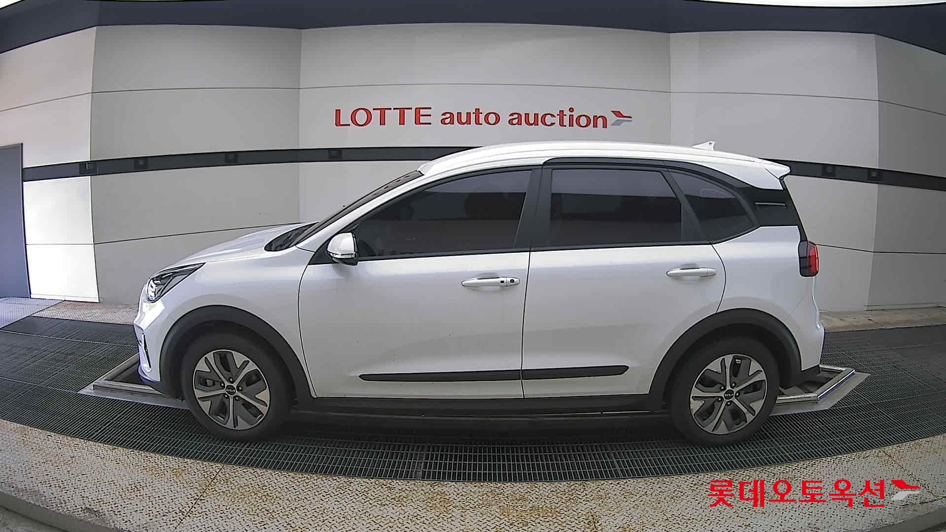 2023 - kia niro