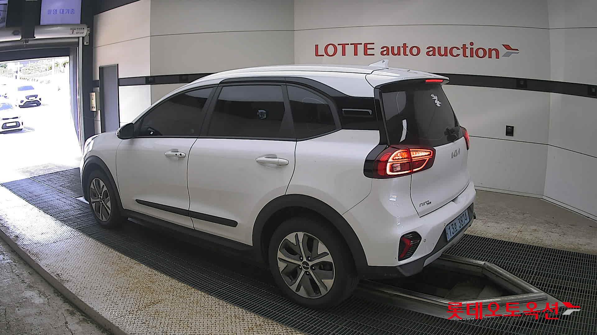2023 - kia niro