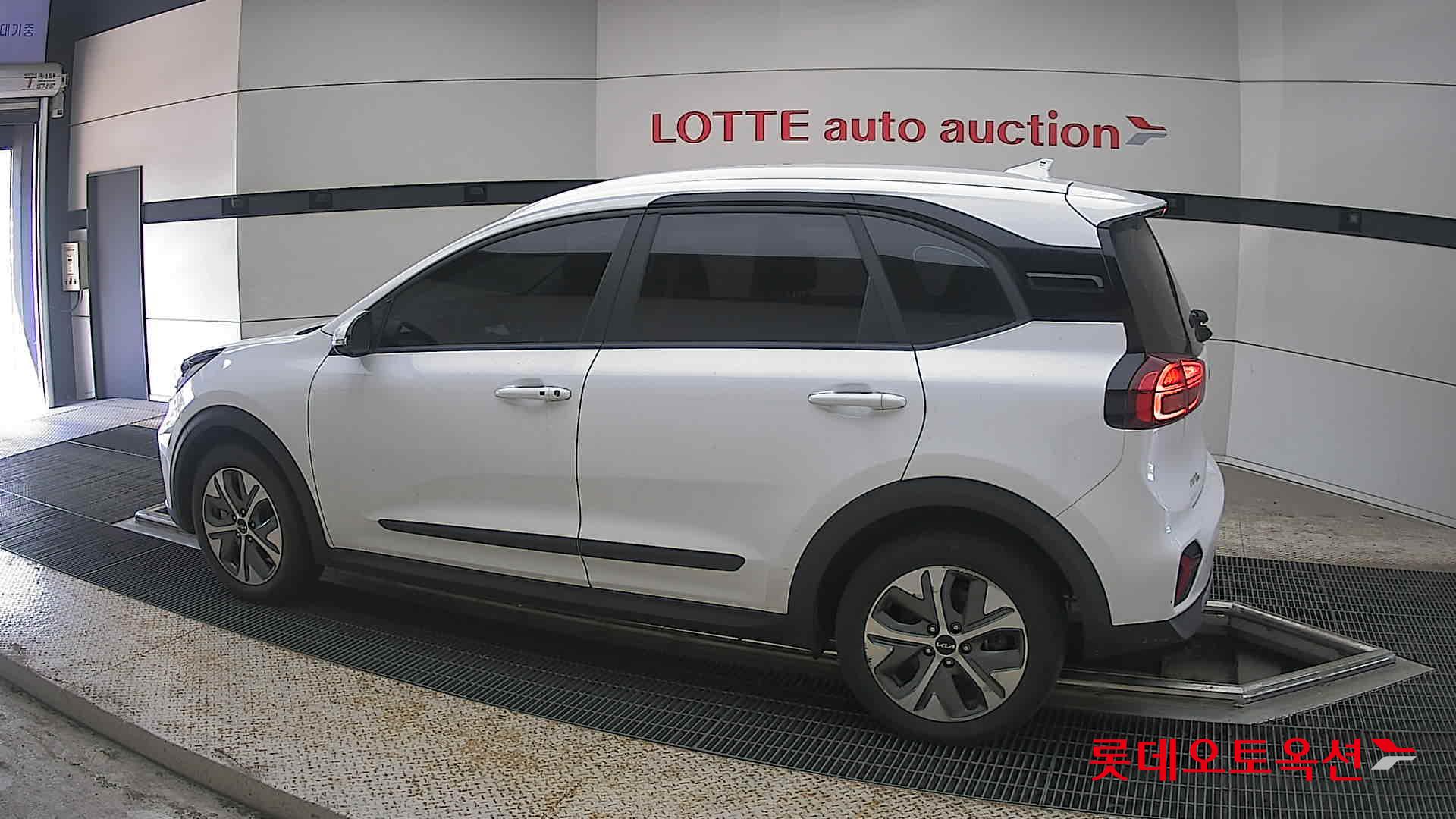 2023 - kia niro