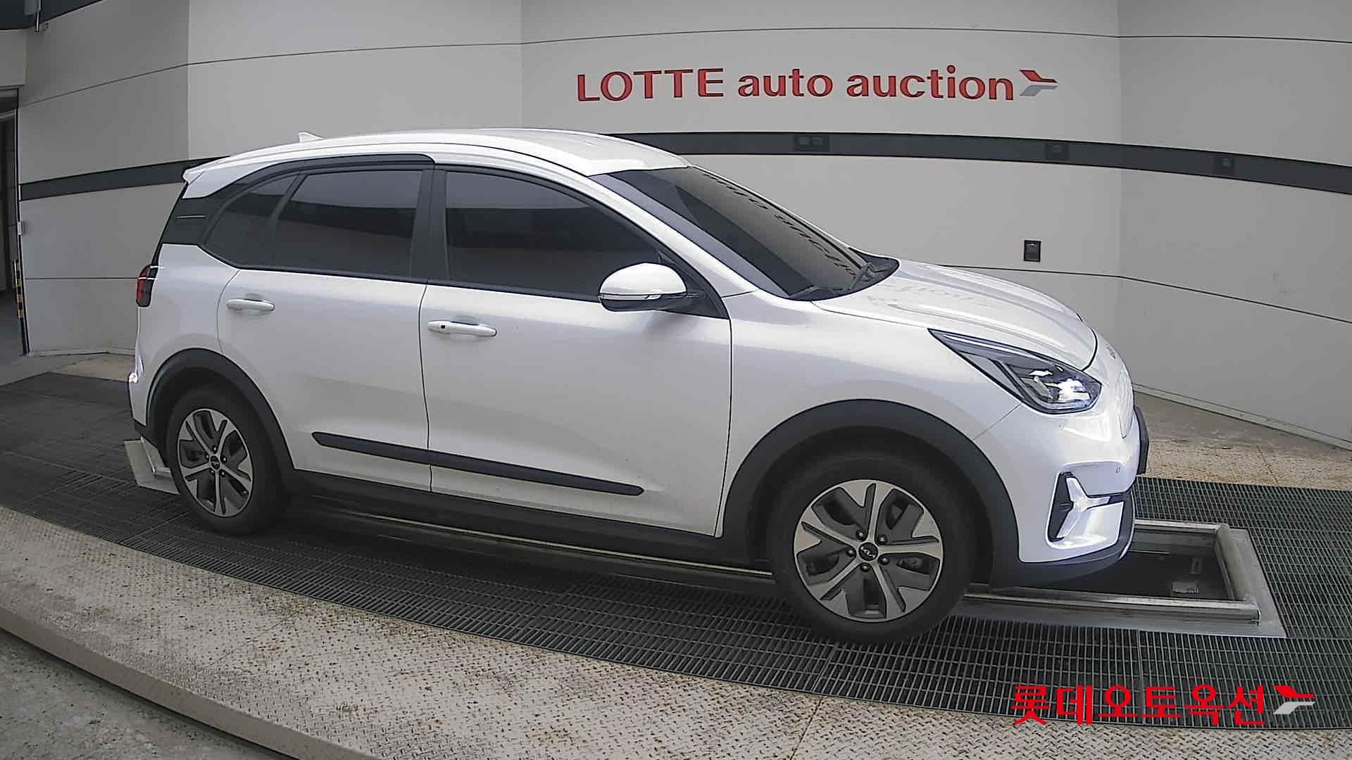 2023 - kia niro