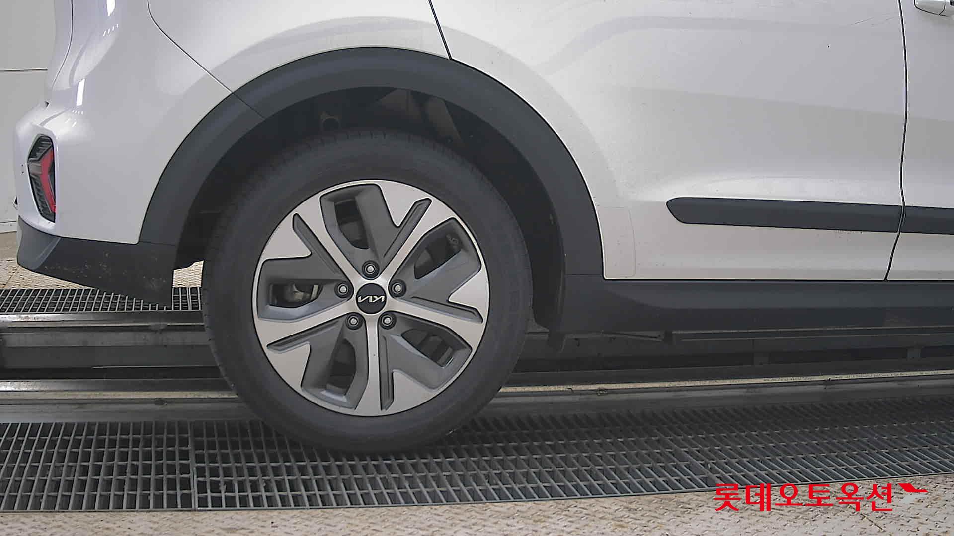 2023 - kia niro