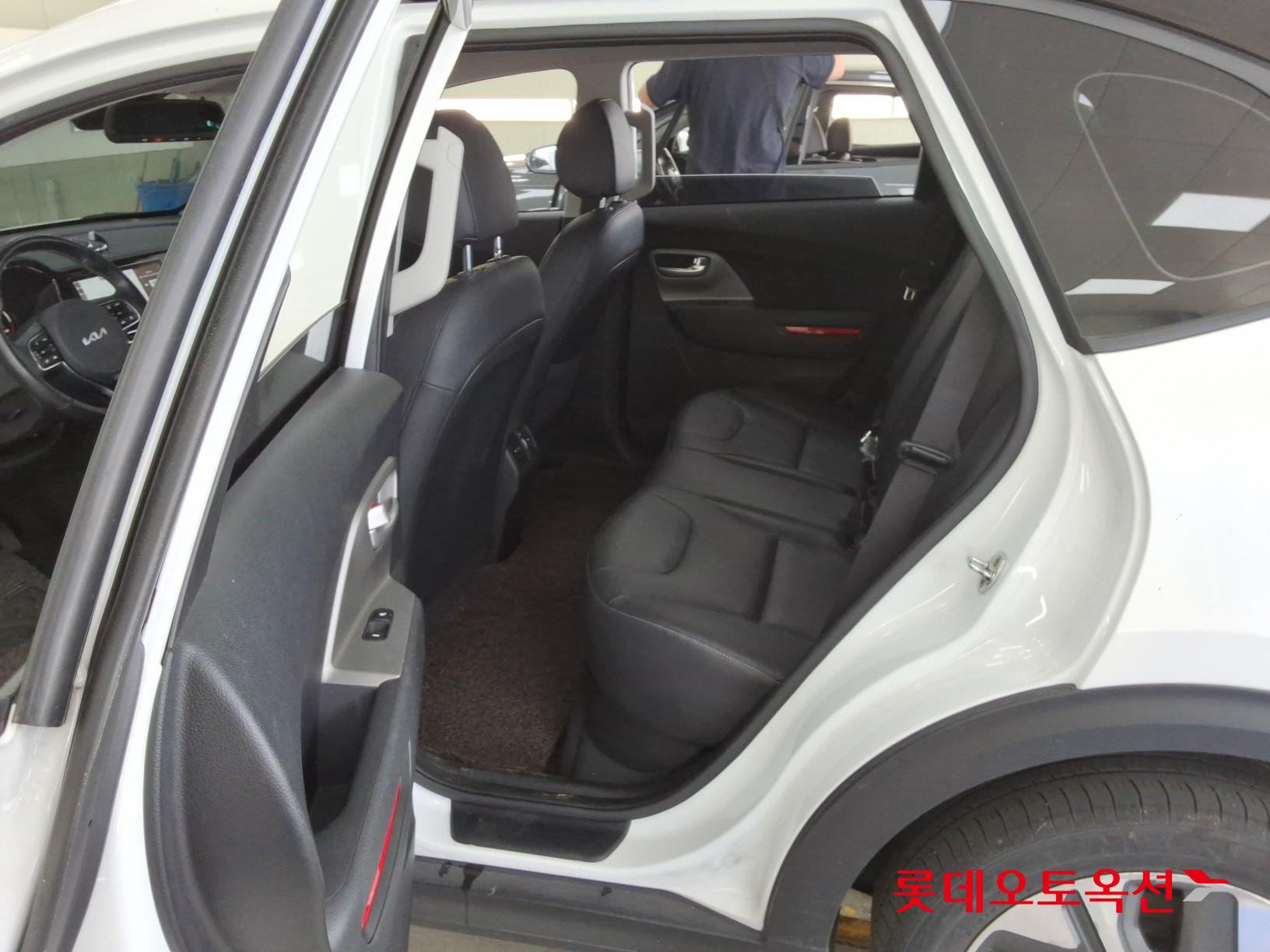 2023 - kia niro