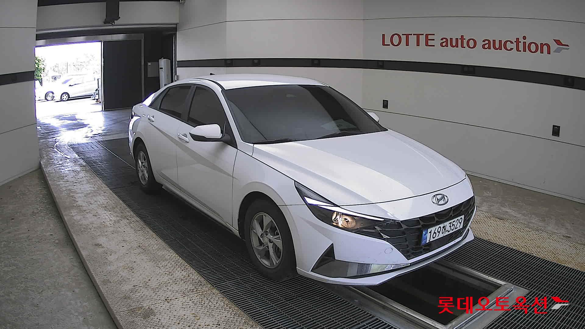 Hyundai Elantra - 6