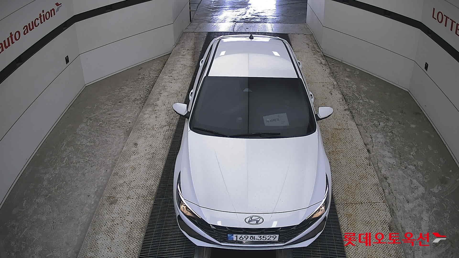 Hyundai Elantra - 7