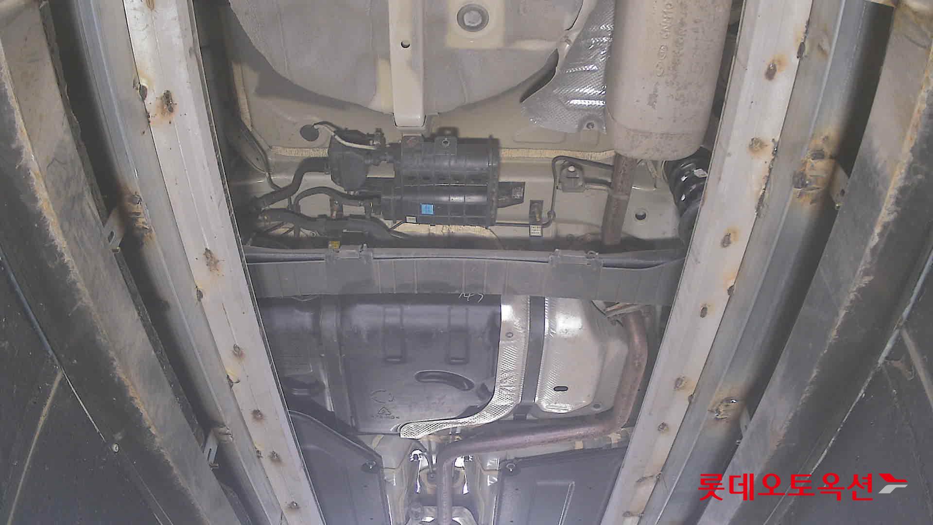 Hyundai Elantra - 2