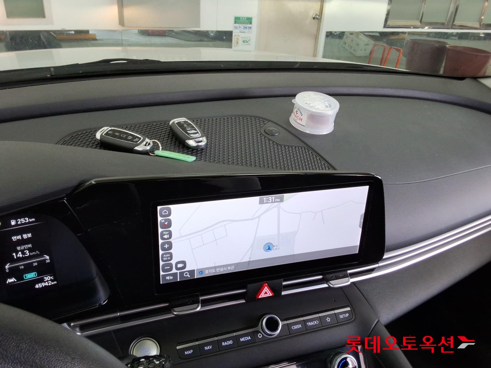 Hyundai Elantra - 31