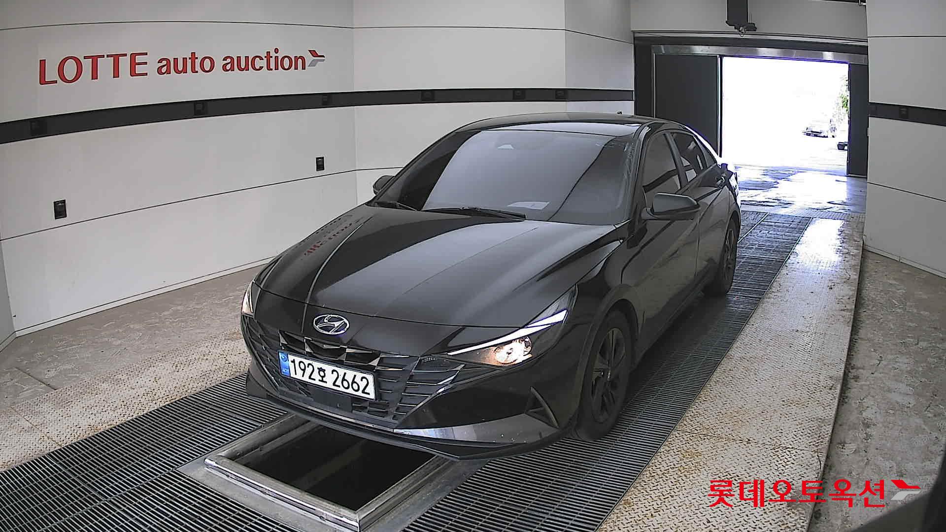 Hyundai Elantra - 10