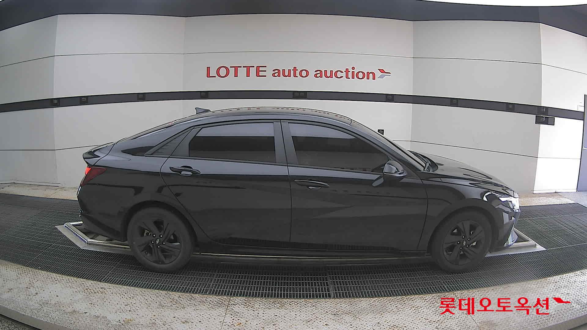 Hyundai Elantra - 21