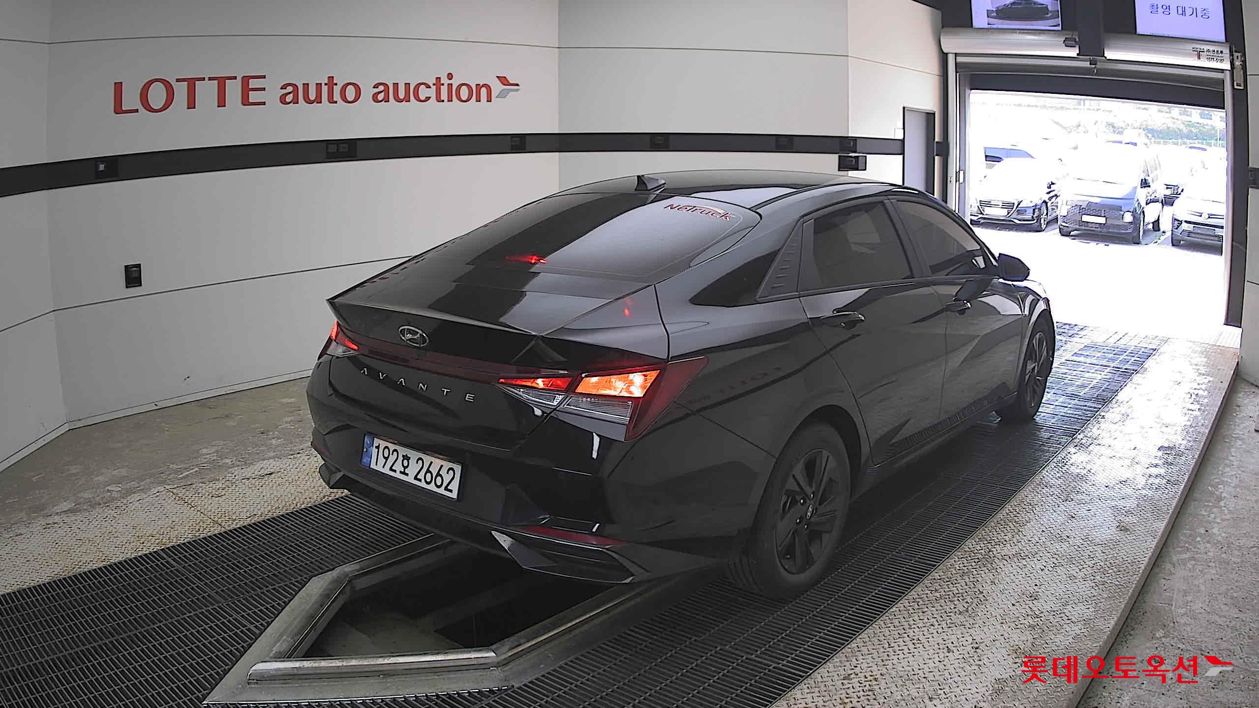 Hyundai Elantra - 5