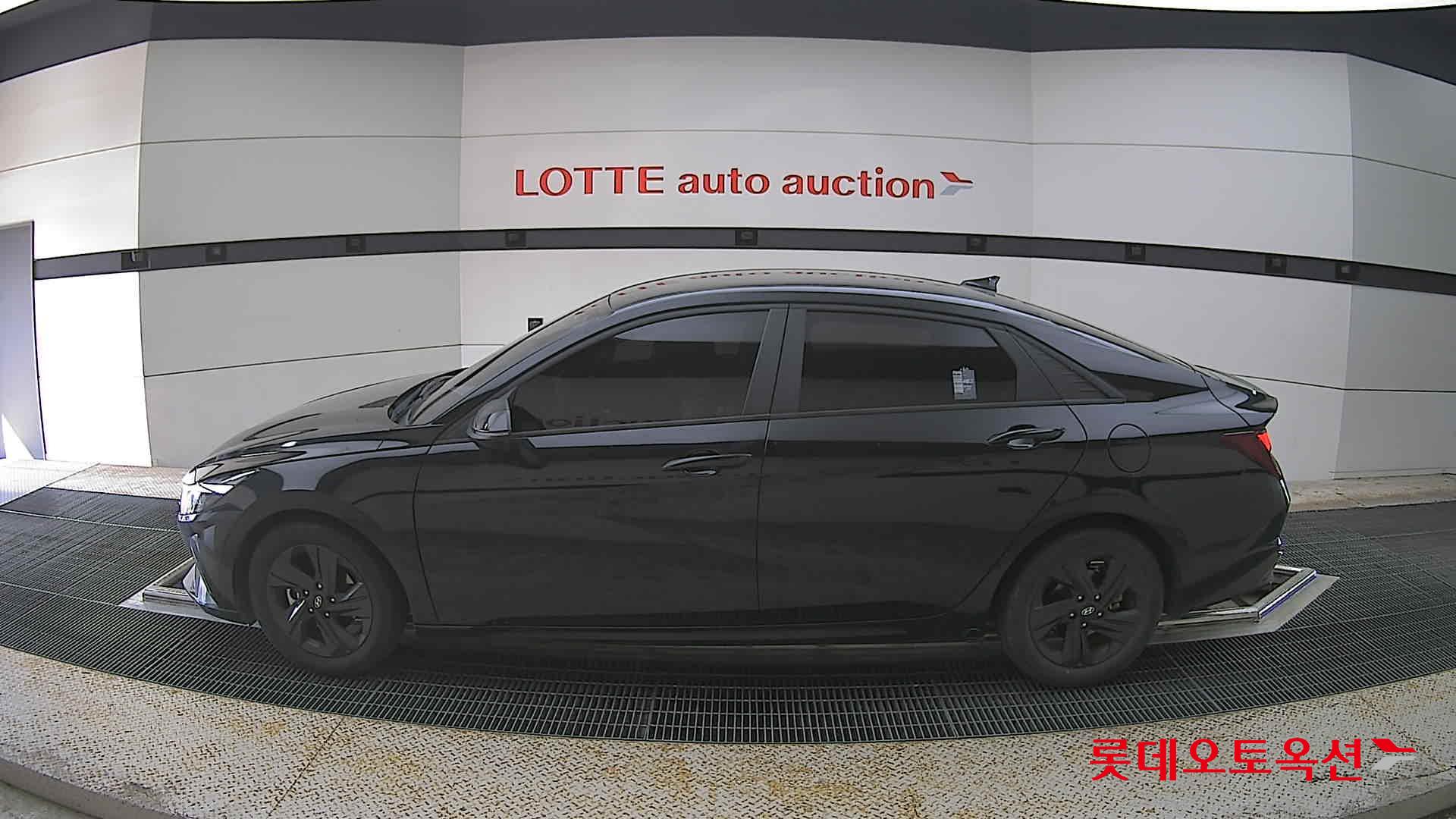 Hyundai Elantra - 13