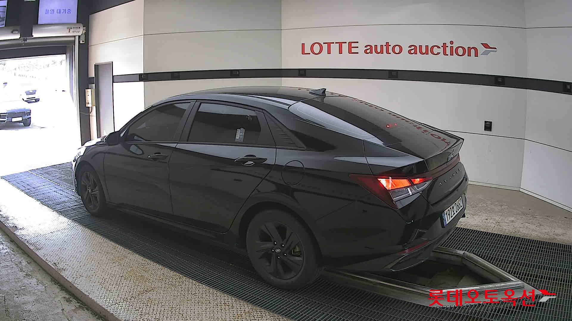 Hyundai Elantra - 15