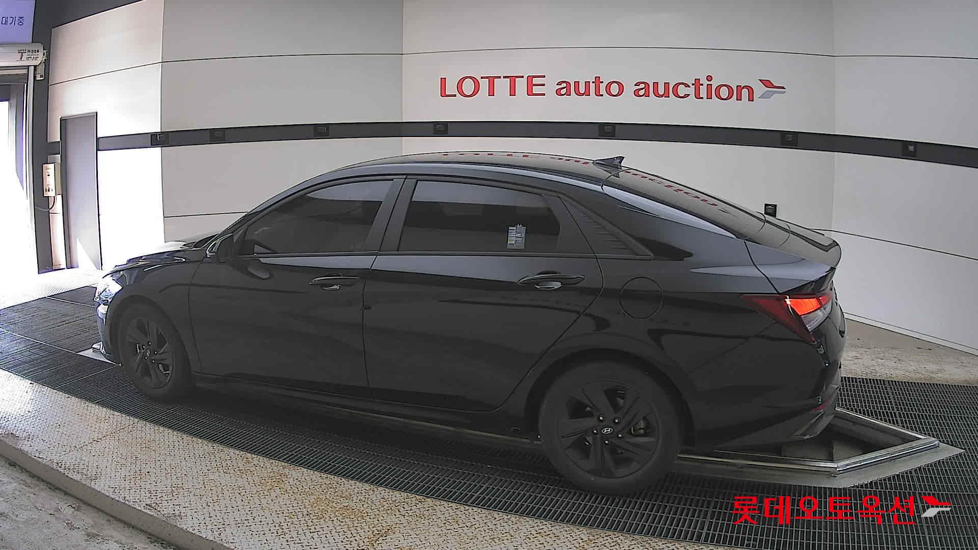 Hyundai Elantra - 14