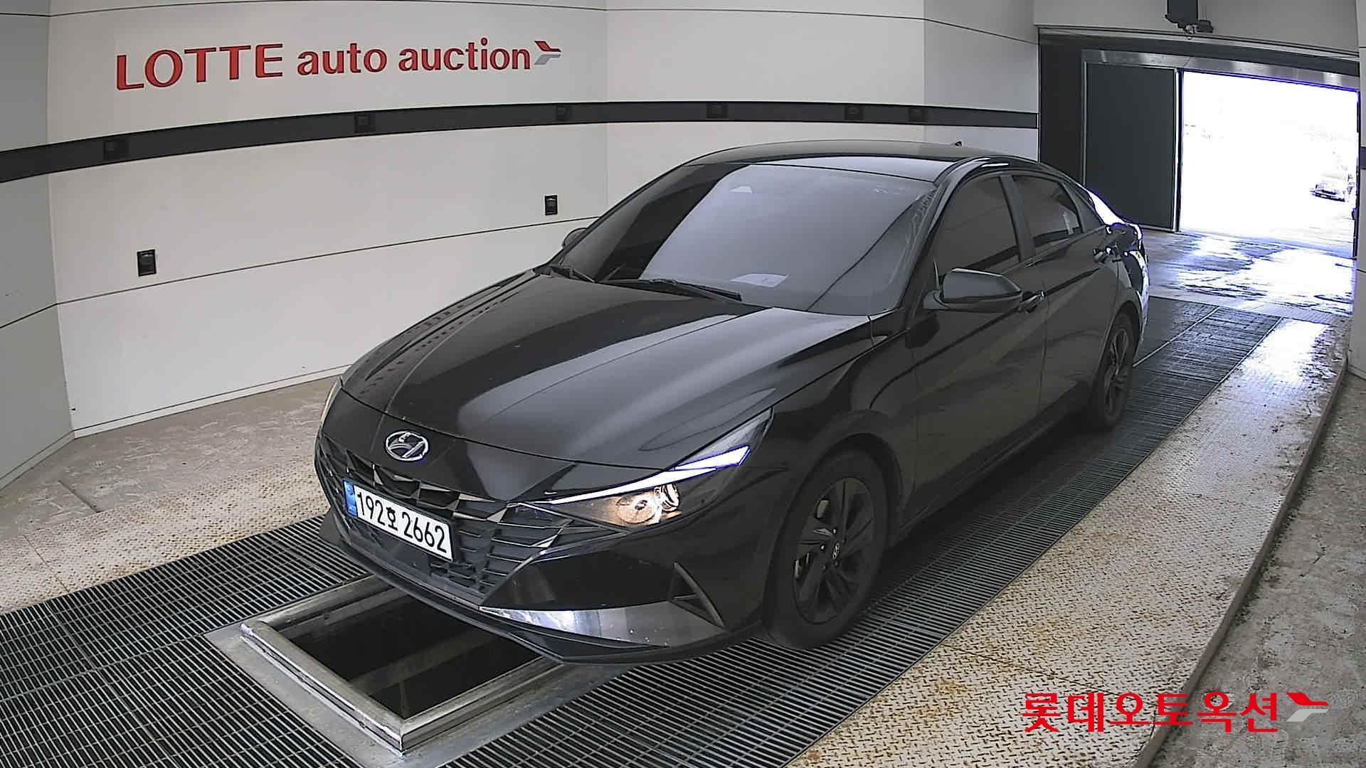 Hyundai Elantra - 3
