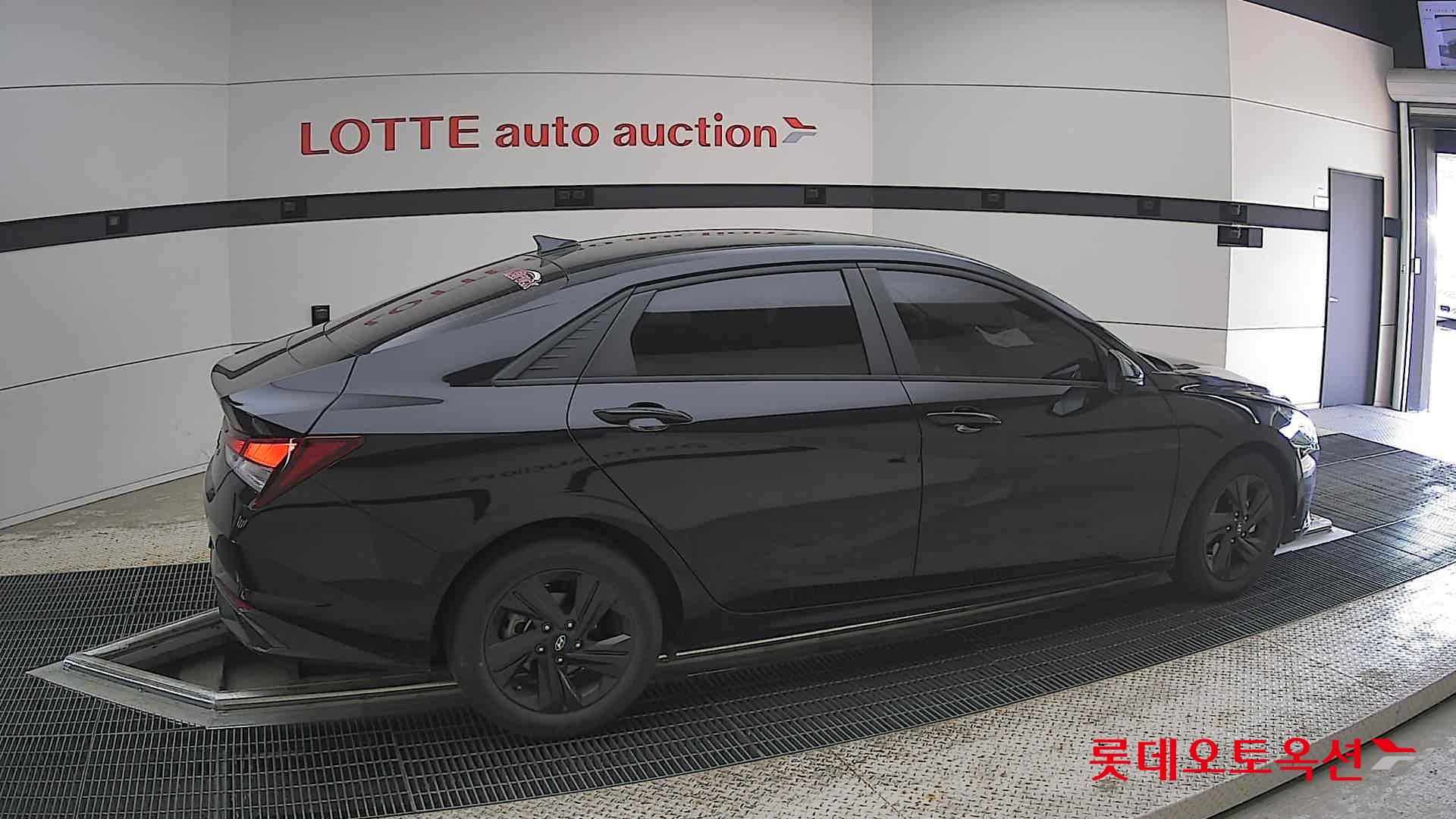 Hyundai Elantra - 20