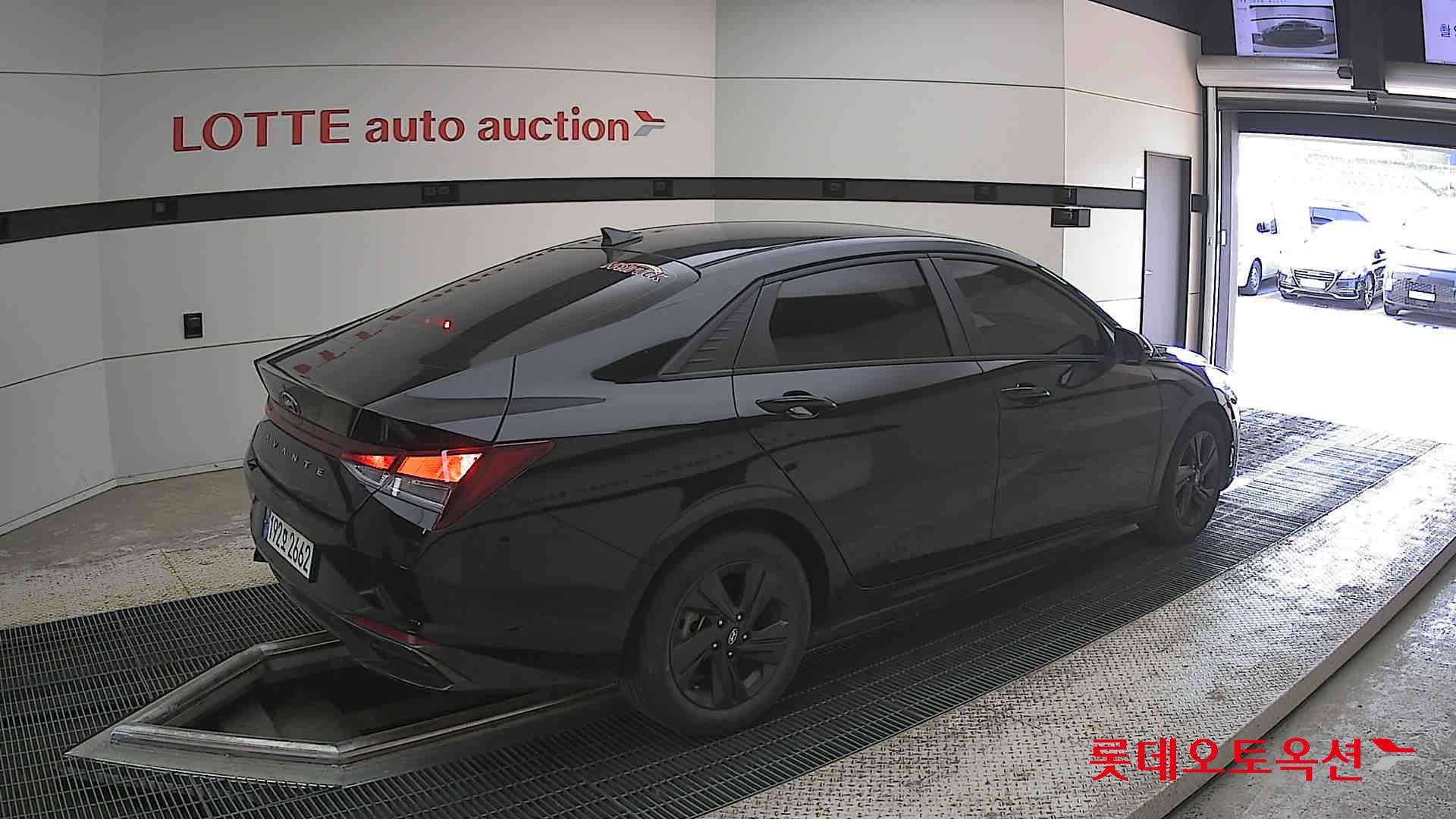 Hyundai Elantra - 19