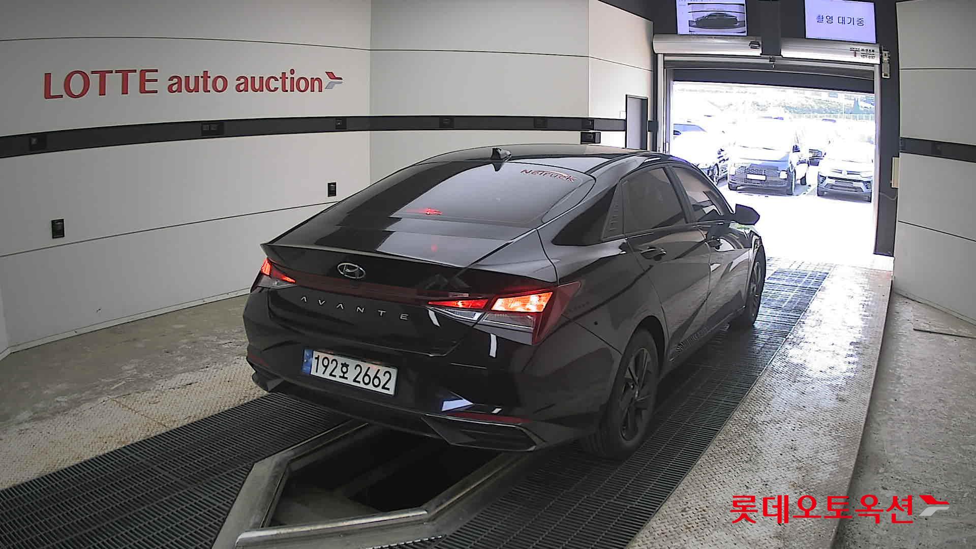 Hyundai Elantra - 18