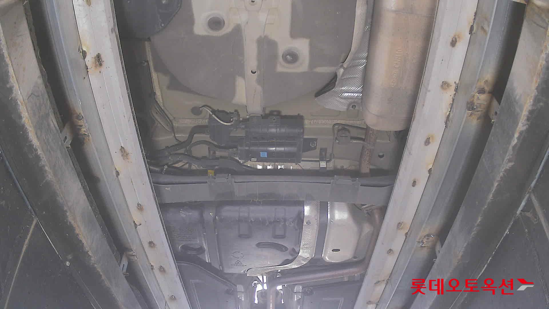 Hyundai Elantra - 2