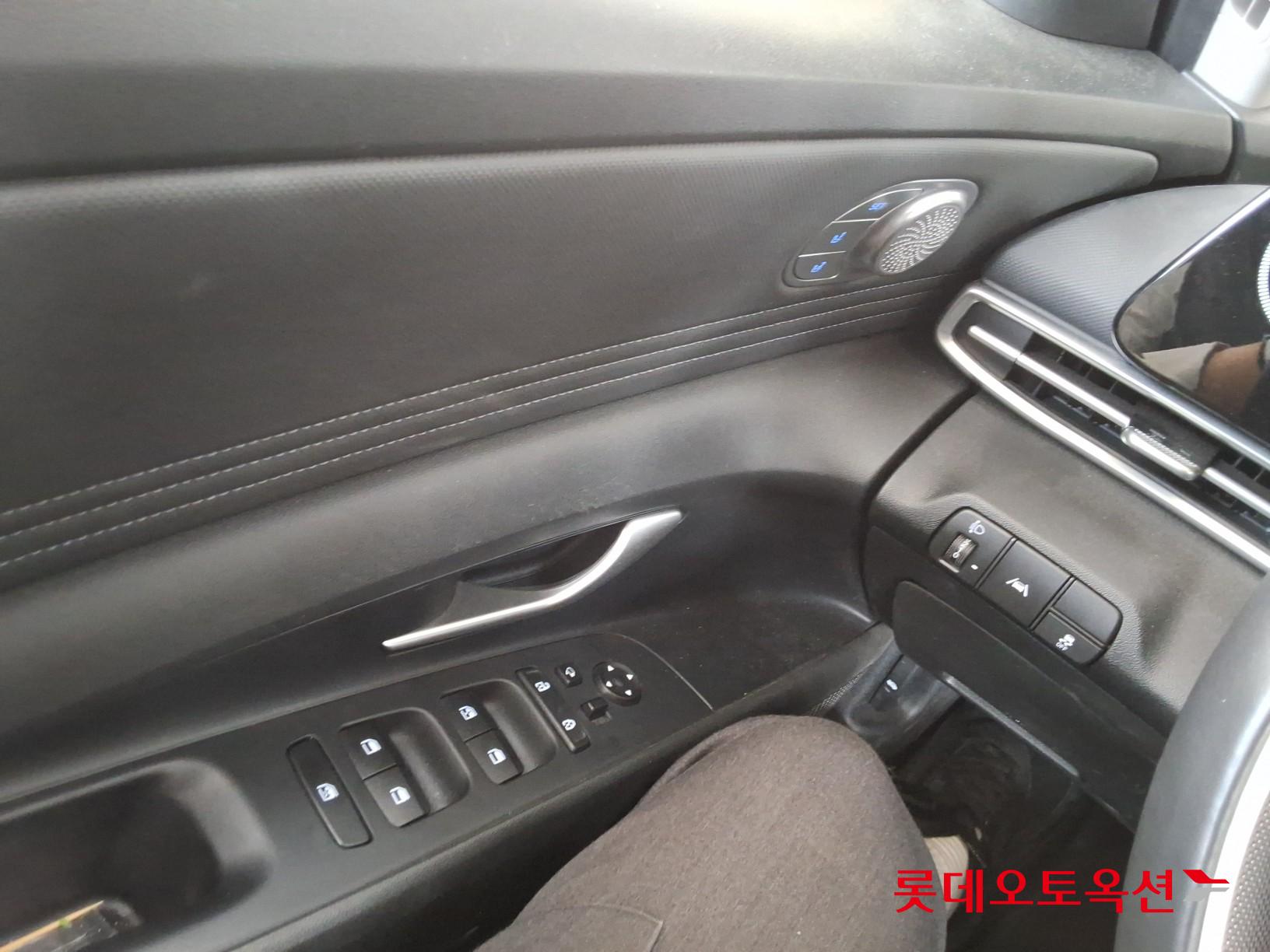 Hyundai Elantra - 29