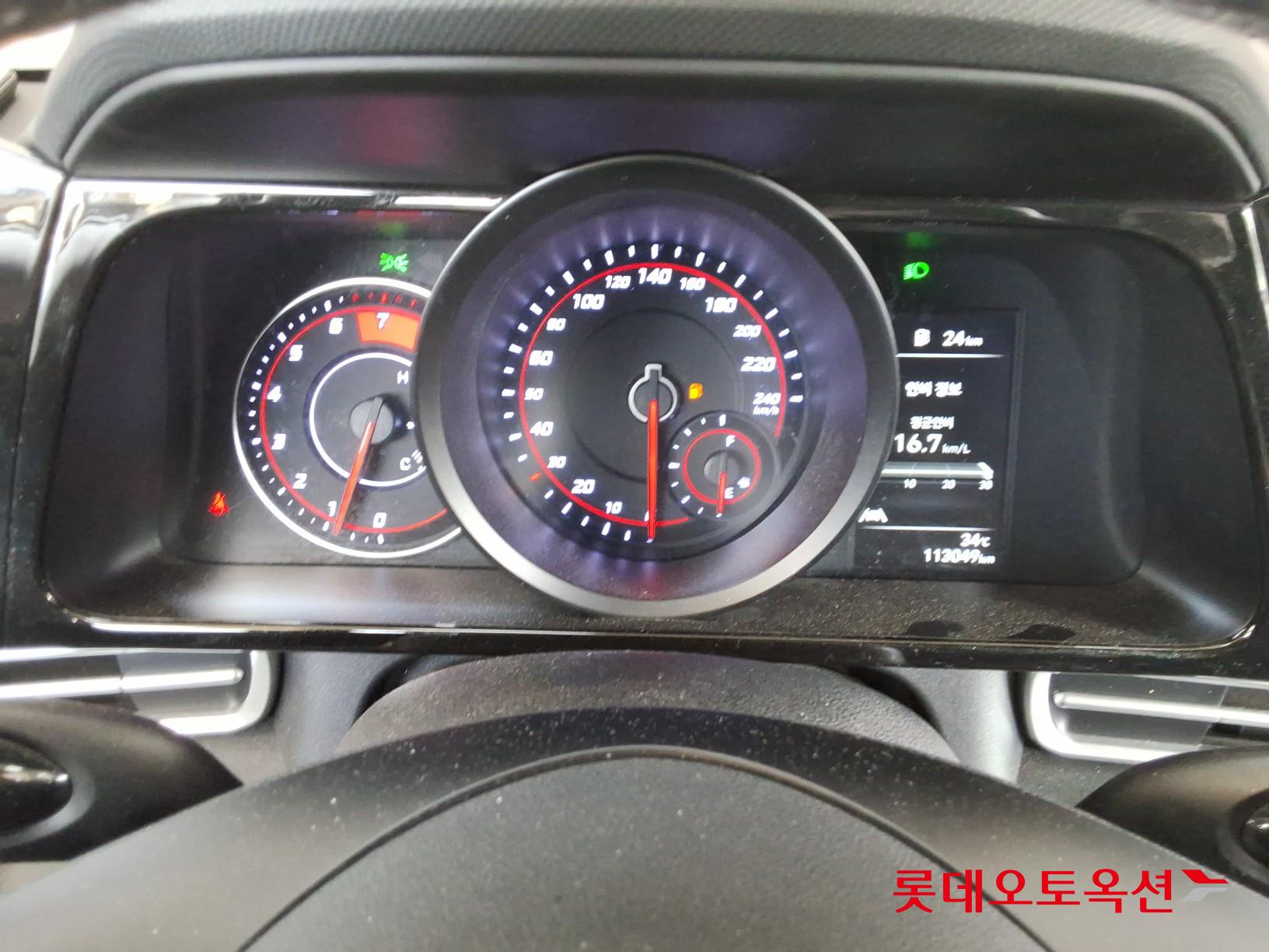 Hyundai Elantra - 31