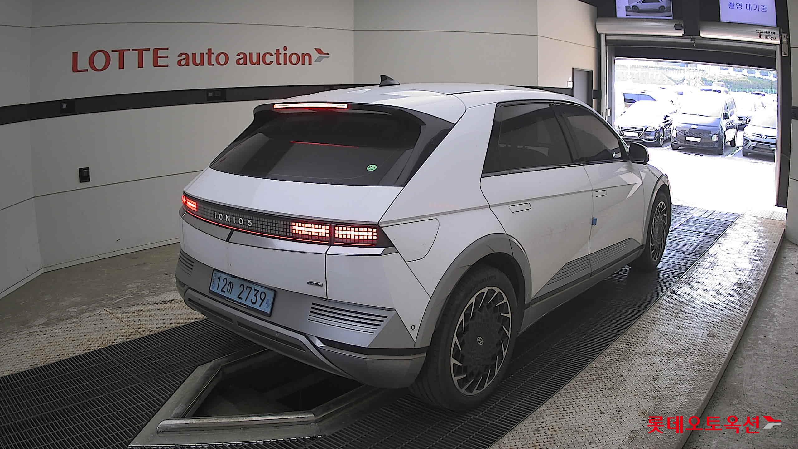 Hyundai Ioniq 5 - 5