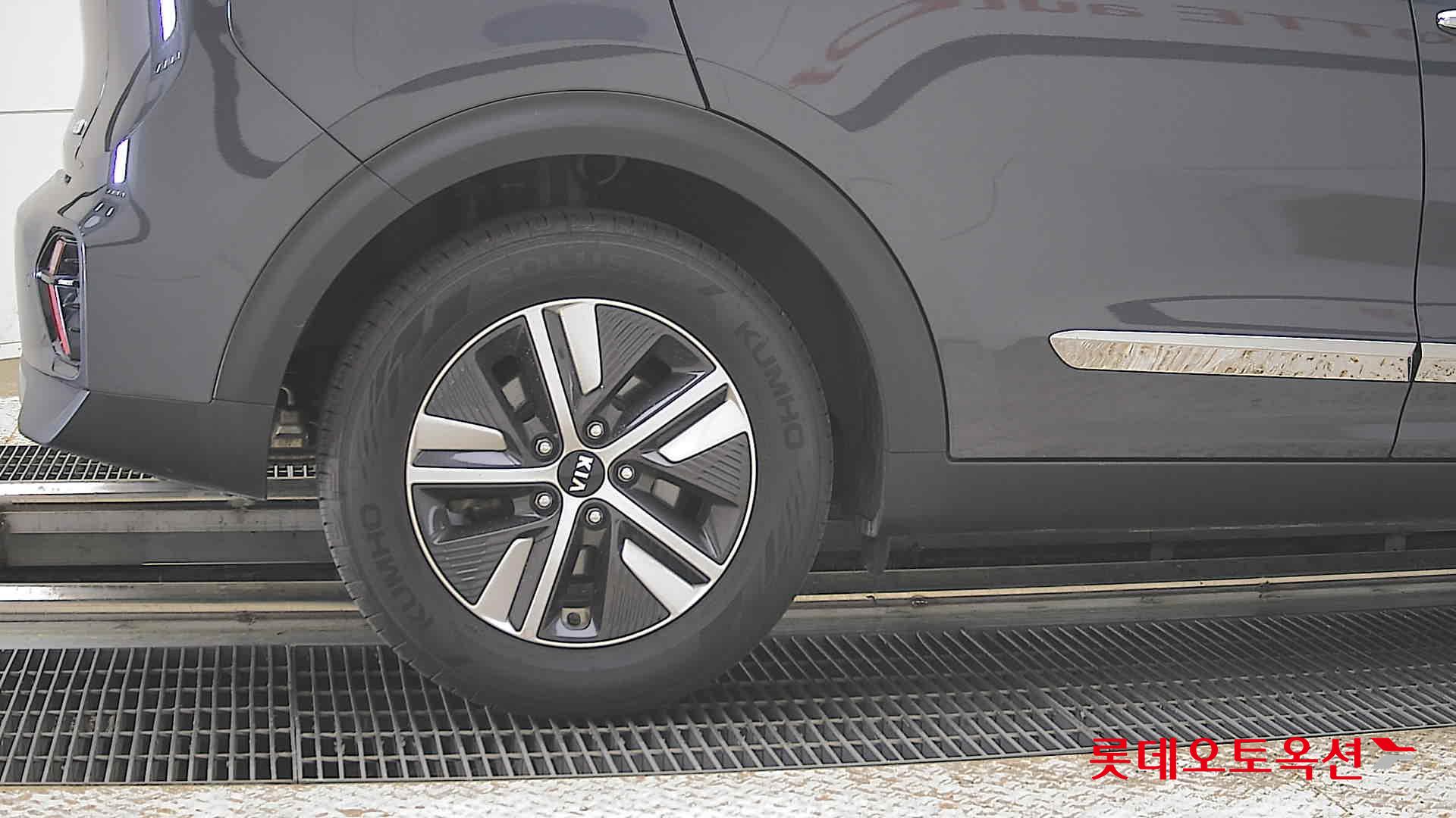 Kia Niro - 28