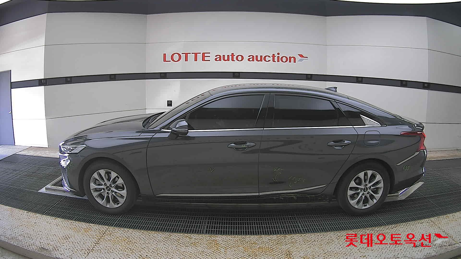 Kia K8 - 13