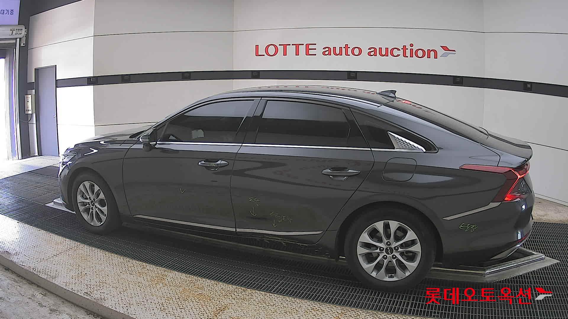 Kia K8 - 14