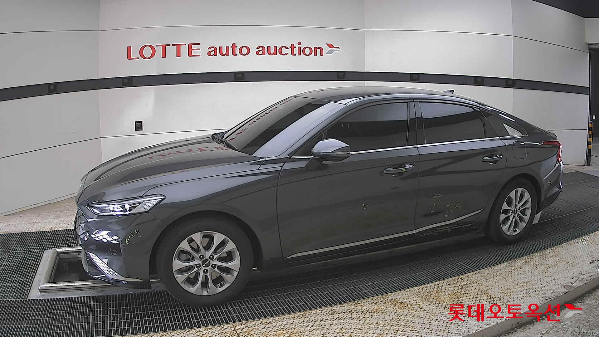 Kia K8 - 12