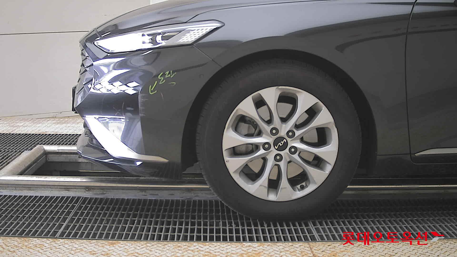 Kia K8 - 25