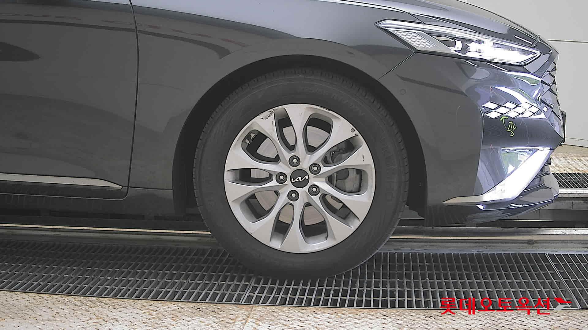 Kia K8 - 27