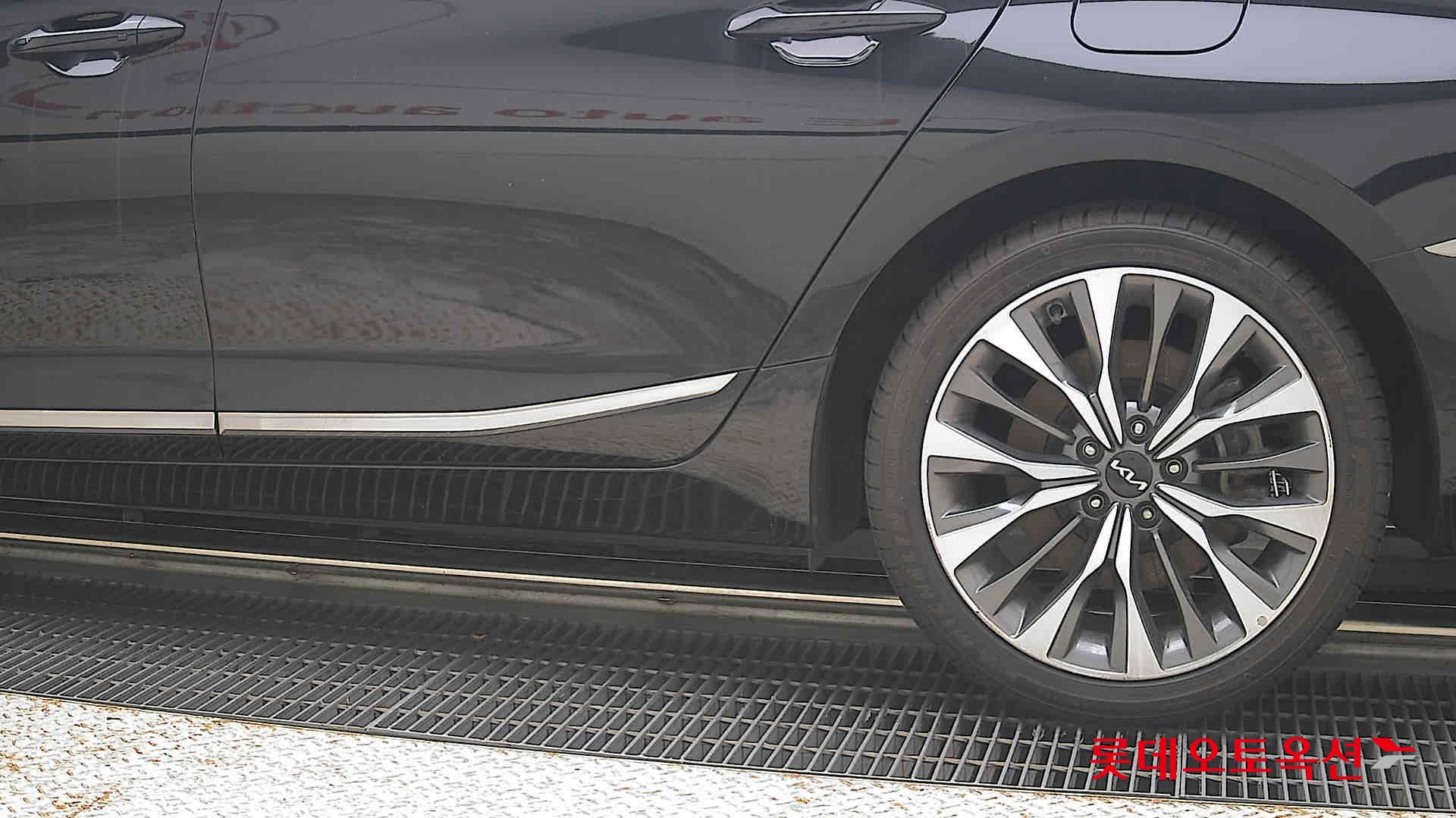 2023 - kia k8