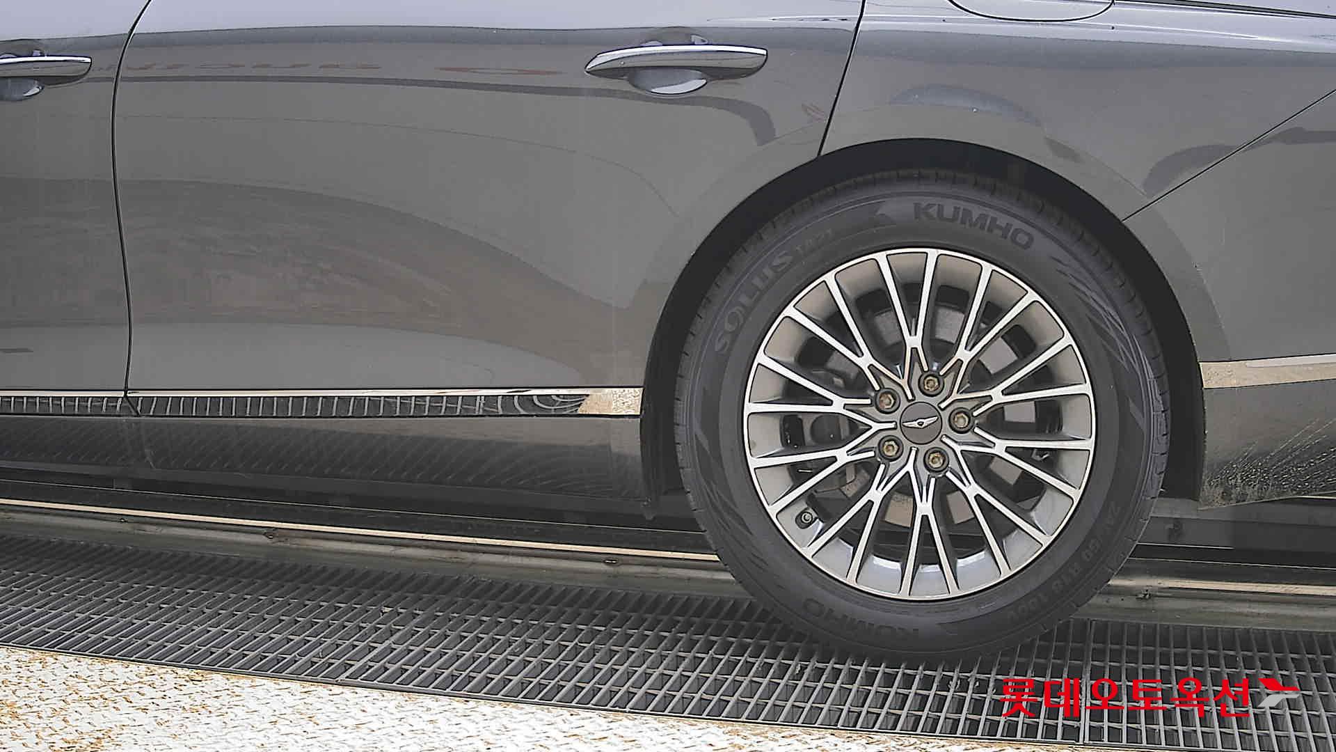 Genesis G80 - 26